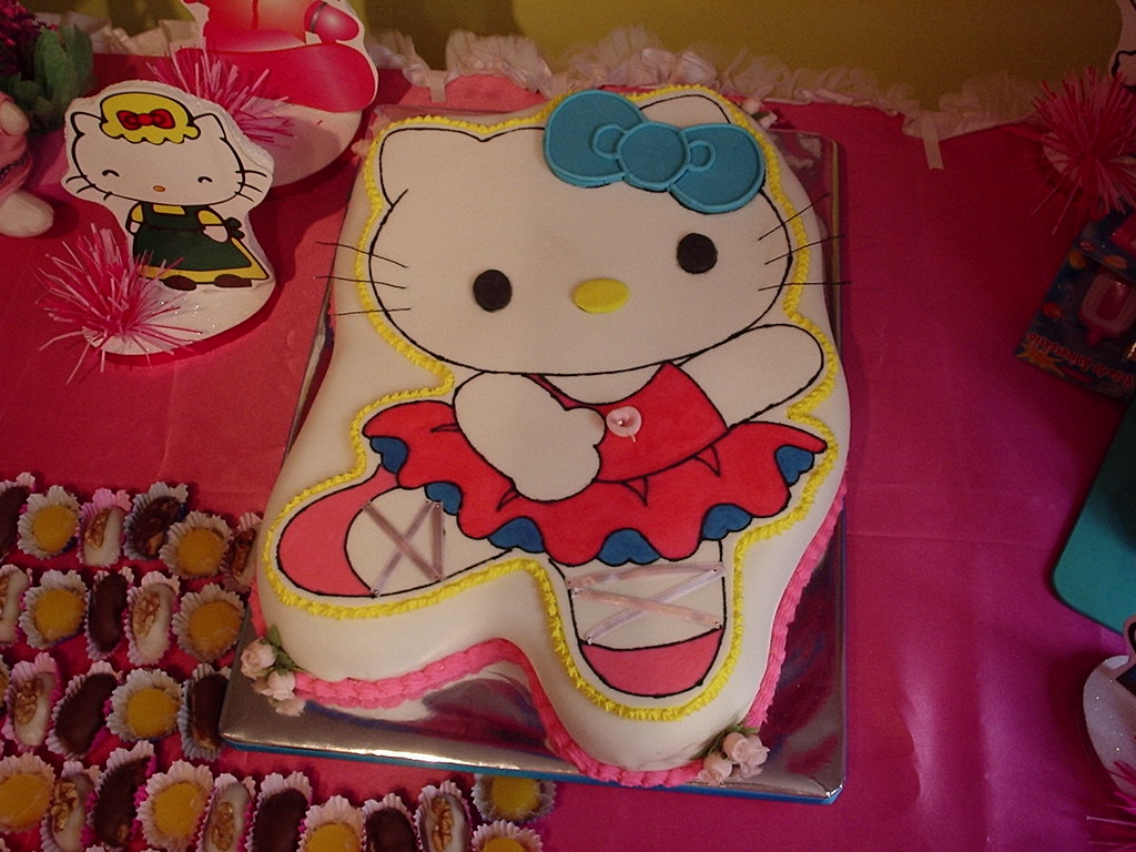 Bolo da Hello Kitty | Elizabeth Dangas | Flickr