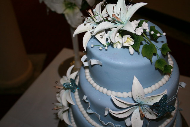 Wonky Wedding cake Flowers