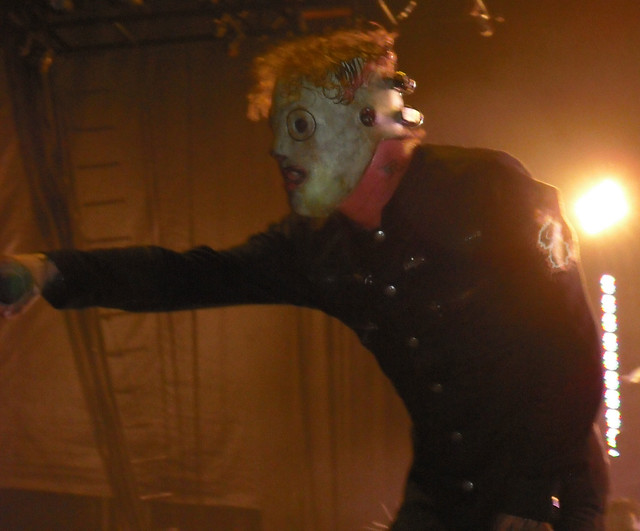 Corey Taylor Commanding the Crowd to bow down