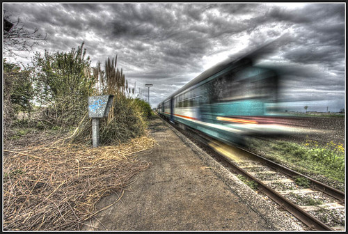 Stazione abbandonata di S.Bernardino - Long train running by Funky64 (www.lucarossato.com)