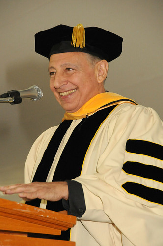 Dr. Robert C. Gallo delivers Commencement address