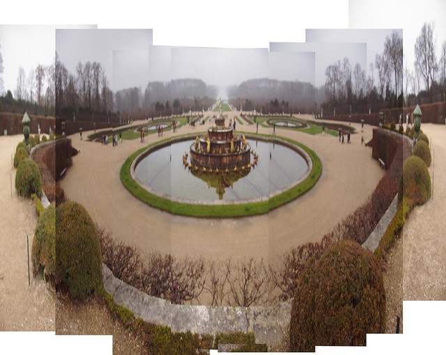 Versailles fountain tall (exaggerated height)