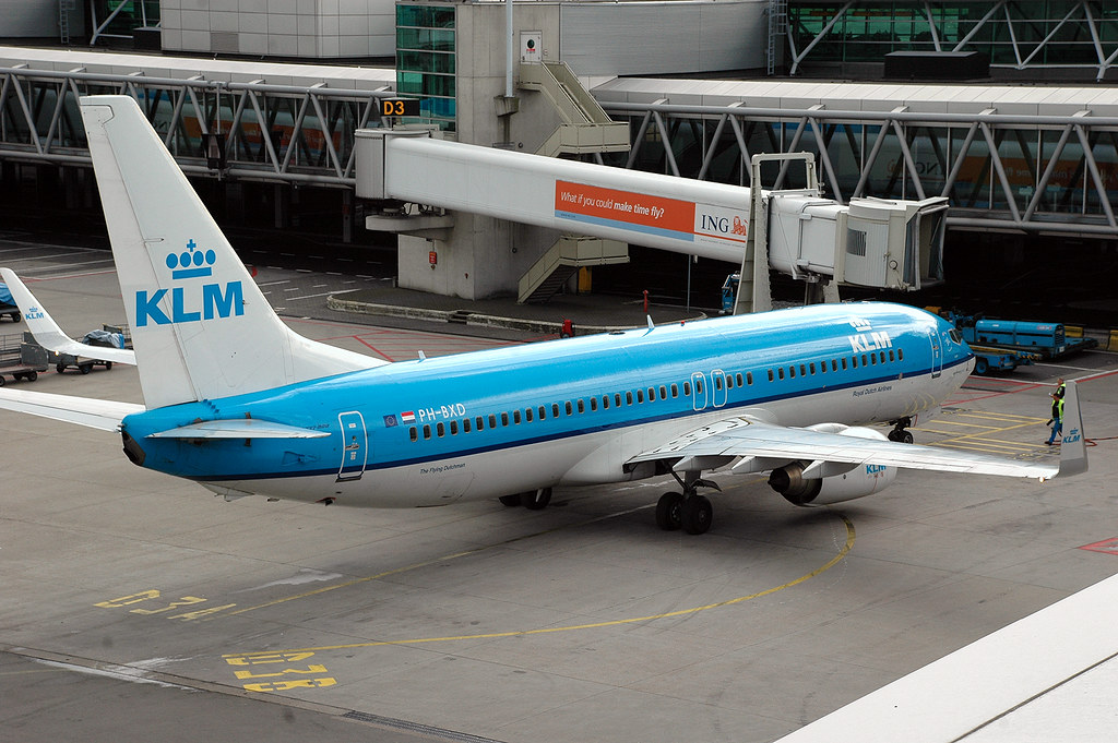 KLM 7378K2 PHBXD KLM's 737 "Eagle Arend" sporting wing… Caribb