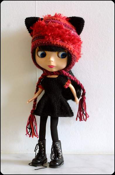Red and black cat set