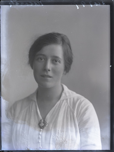 Miss Kerewick, 15 Nov 1916 | DKW_34799_Kerewick_L | The Past on Glass ...