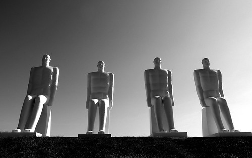 blackandwhite bw sculpture man men art monument monochrome statue denmark esbjerg jutland jylland menatsea peterch51