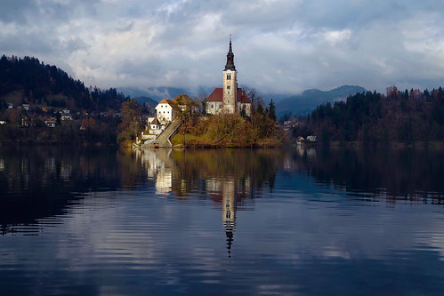 bled slovenia slowenia europe europa lake lago see church iglesia reflejo reflection water agua nubes balance blue azul pure