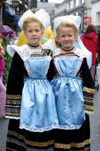 Pont Aven - IMGP0350 | Two little fans of the festival, dres… | Flickr