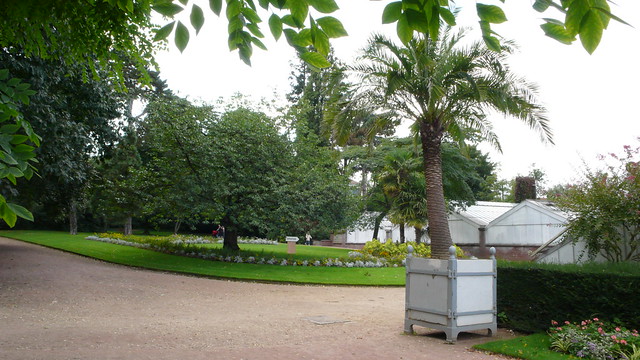 Rouen - Jardin des Plantes - Devant les serres tropicales