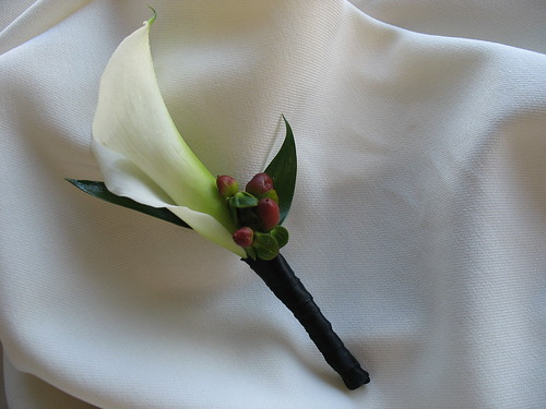 Calla & Berry Bout | by waldenfloral