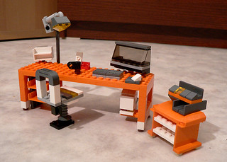 LEGO 7991 alternate MOC: Office Desk | by eτi