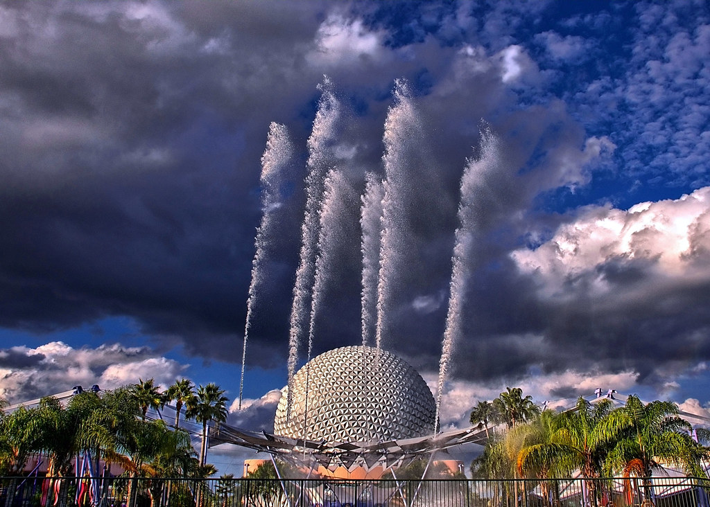 Disney - Epcot - Fountain of Nations by Express Monorail