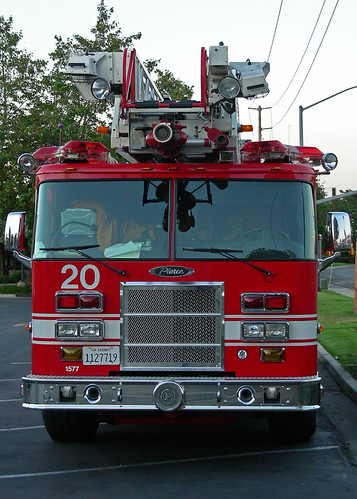 Pierce Ladder Truck | Pierce aerial ladder of the San Diego … | So Cal ...