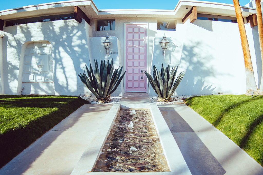 That Pink Door, Palm Springs | Bo Deng | Flickr