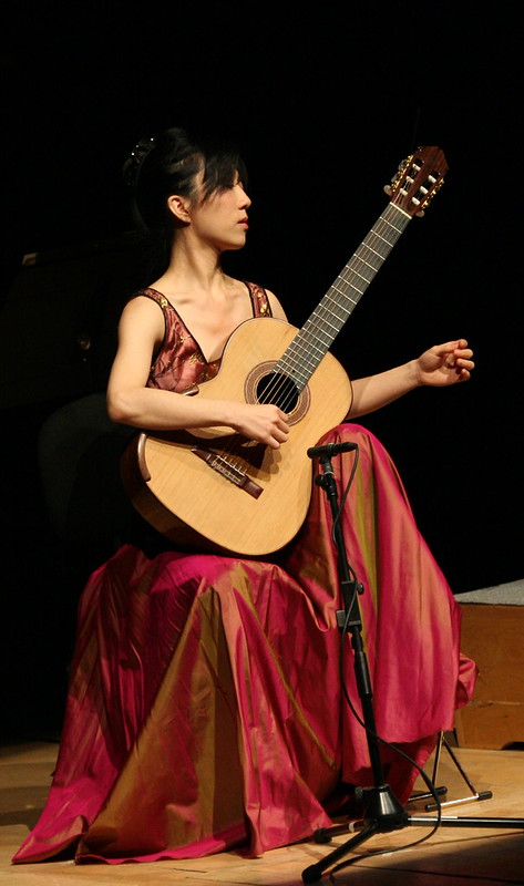 Xuefei Yang interpretando el Concierto de Aranjuez
