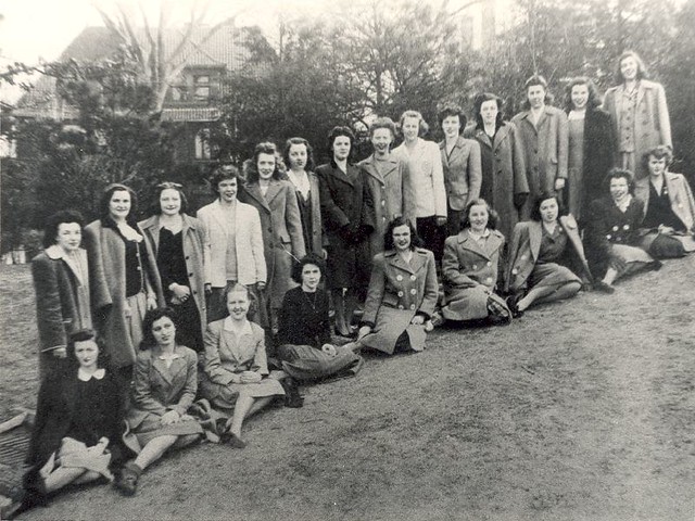 Alumnae 1940s (2) - Group of students on the lawn on campus