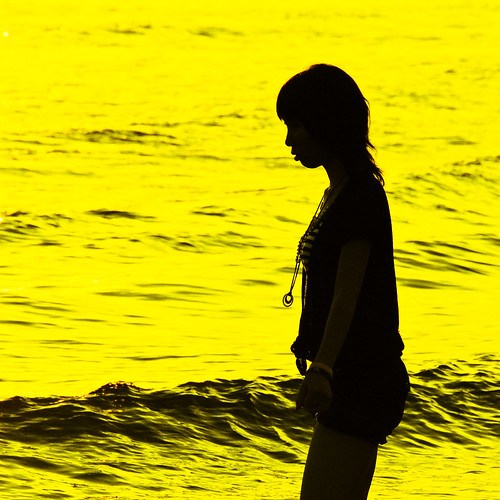 Silhouette on yellow by manganite