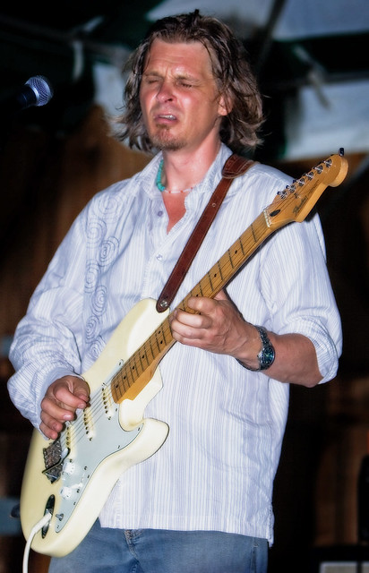 Blues With A Feeling - Swedish bluesman Robert Lighthouse @ the Tinner Hill 15th Annual Blues Festival