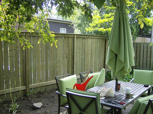 Backyard | This is the new patio set we got, and of course t… | Flickr