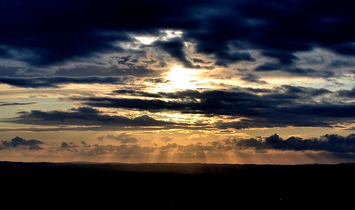 sunset sun clouds sunrays westbury westburywhitehorse flickrstruereflection1