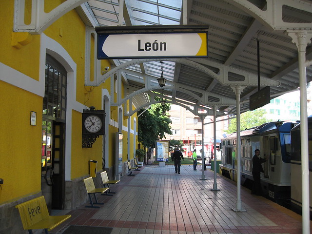 Leon station - El Transcantabrico - a luxury train in Spain, charter from Train Chartering