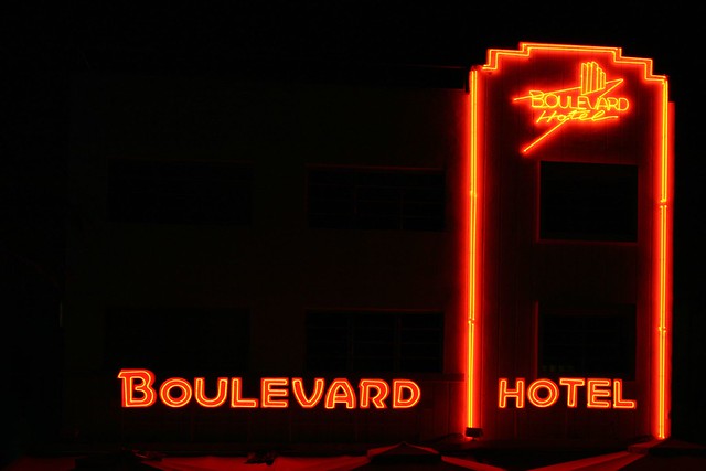 Boulevard Hotel Night