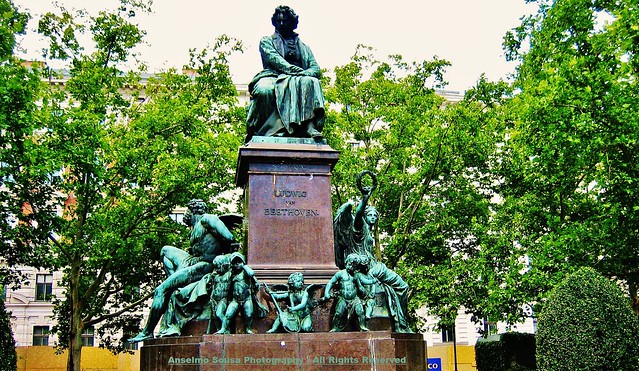 Áustria - Viena - Ludwig Van Beethoven é o triunfo pessoal sobre a tragédia  e realização musical supremo.  Um homem complexo e brilhante.