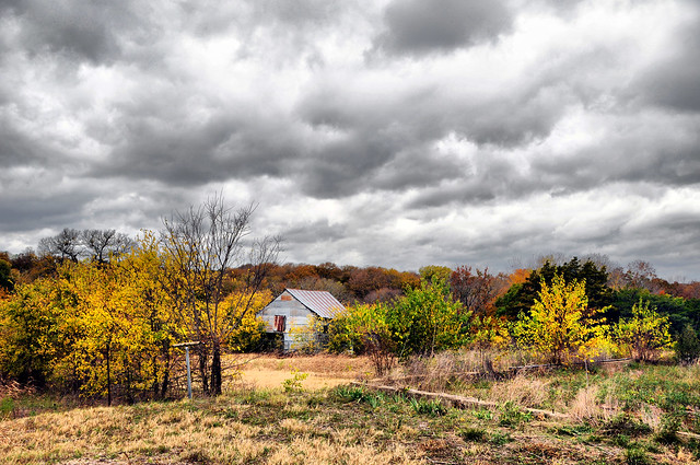 DSC_8410 Autumn Landscape Commercial Photography Sky Clouds Waxahachie Texas Rural Countryside Abandoned Home Grass Fall Color