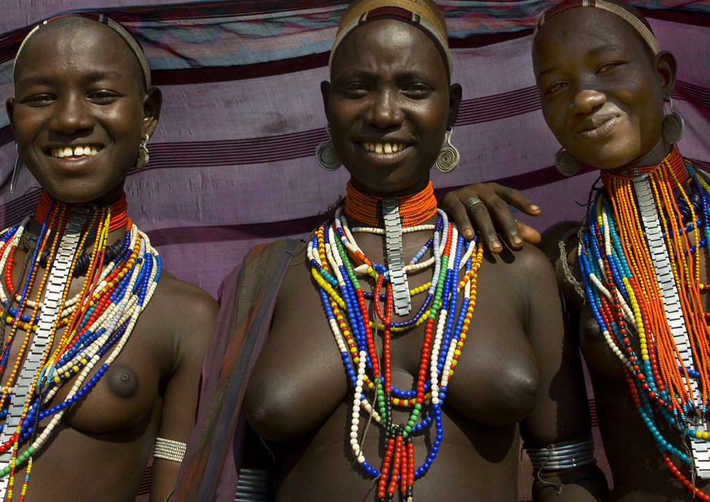 Erbore girls Ethiopia Three Arbore tribe women, south Ethi. 