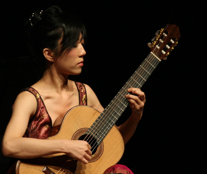 Xuefei Yang interpretando el Concierto de Aranjuez