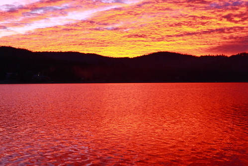 camera light lake color slr nature water clouds digital rural canon photography eos evening photo day time blues photograph hour oranges yellows reds pinks 30d sunsetsun