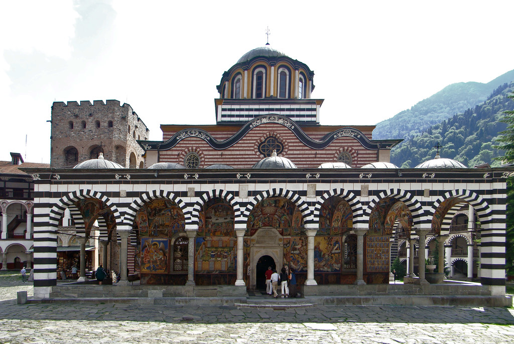 Torre Jreliyova exterior de iglesia del Monasterio de Rila Bulgaria Patrimonio de la Humanidad Unesco 02