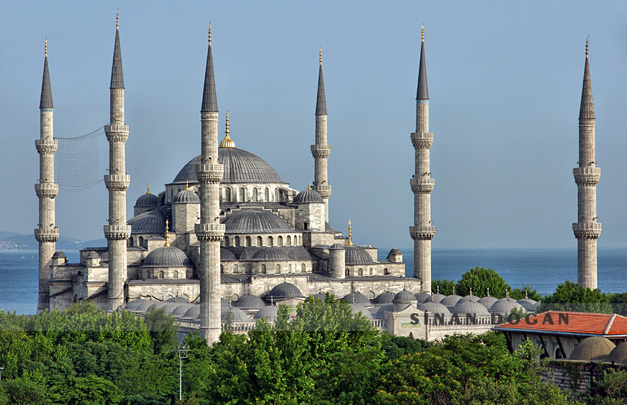 Sultanahmet Camii ( Blue Mosque )
