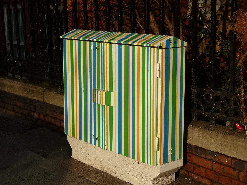 Bridget Rileyesque exchange box, Hammersmith