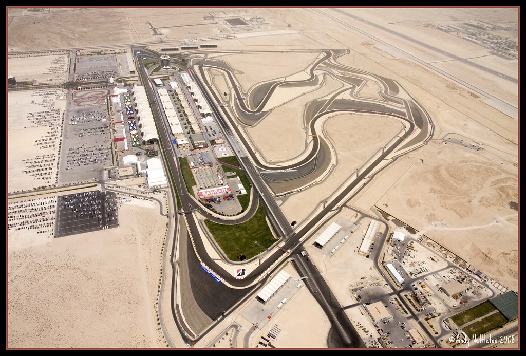Через 1 трек. Bahrain f1 track. Трасса p 57. Первый трек. F1 track trajectory.