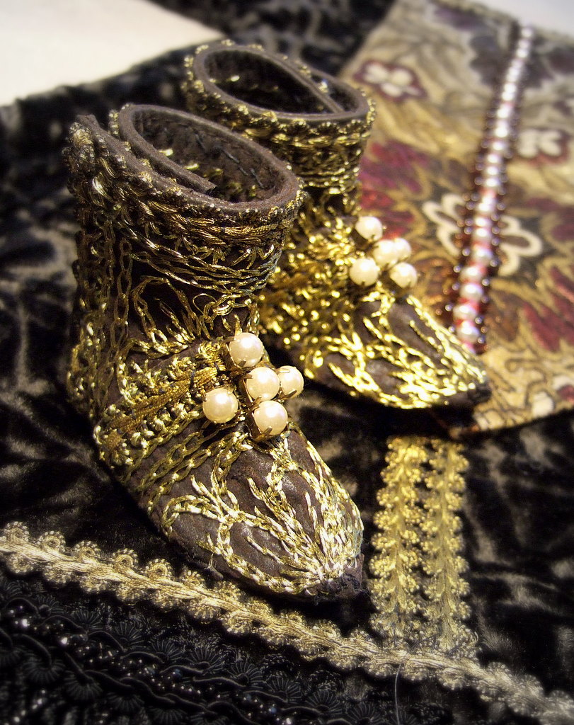 Ceremonial boots with Dalmatica coat