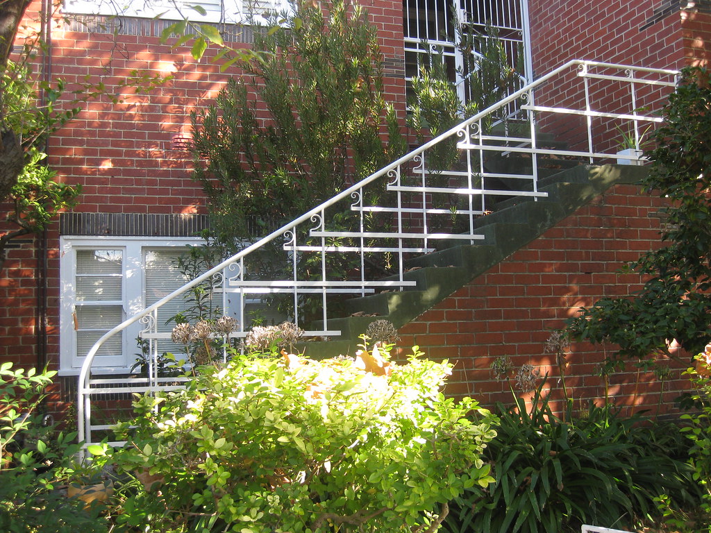 30s Streamline Stairs - Elwood | Built in the mid 1930s, thi… | Flickr