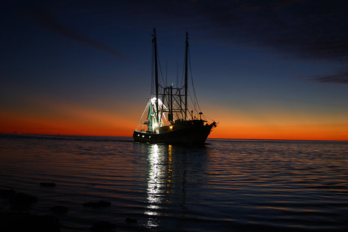 sunset boat alabama shrimp bayoulabatre mobilecounty