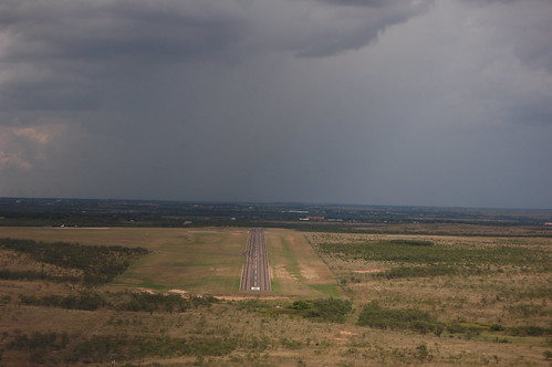 storm rain weather digital flying airport nikon texas landing approach runway snyder d40 texasflyer winstonfield