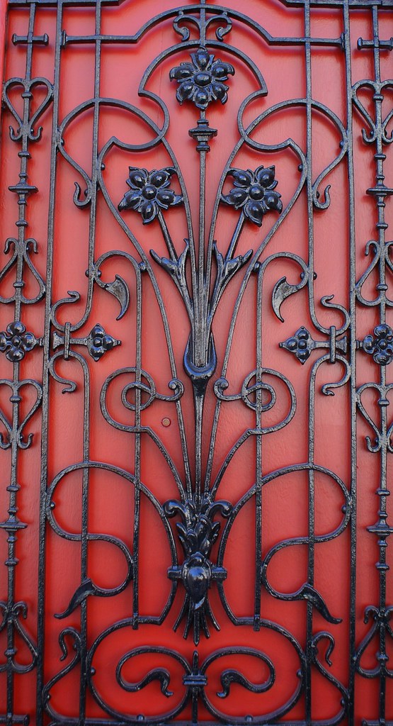 Porte couleur bordeaux à Bordeaux | Bordeaux door in Bordeau… | Flickr