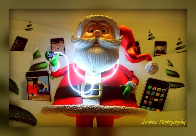 iPhone 3G Christmas windows...