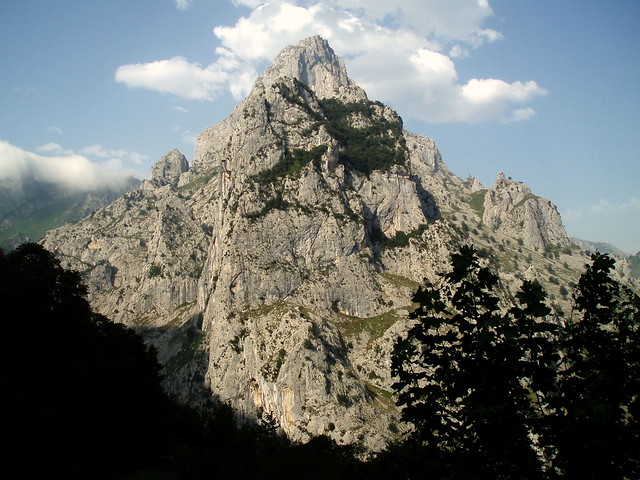 Picos de Europa * Cuetos del Albo (2.445 metros)