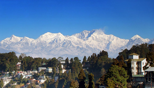 Mt. Kangchenjunga and part of Darjeeling town by ßiÖ ĦäŹäЯđ