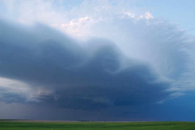 Supercell with embedded Kelvin-Helmholtz Billows