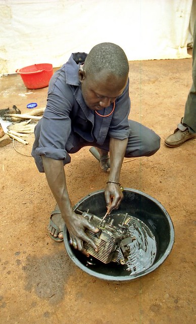 Mechanic fixes truck in Sudan