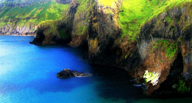 Carrick-a-Rede cliff, Ballintoy, County Antrim, Northern Ireland