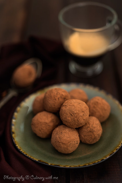 Raw cocoa truffles