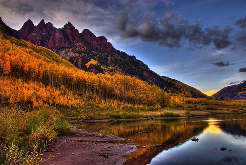 autumn trees sunset sky lake color reflection fall water clouds colorado searchthebest dusk foliage explore aspen alpenglow maroonbells maroonlake sieversmountain 200809