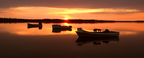 longexposure reflection sunrise boats northcarolina northriver sb800 harkersisland oysterbeds fujis5 southcorebanks