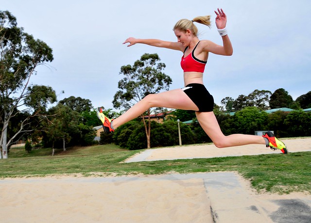 Emma Athletic - jumping